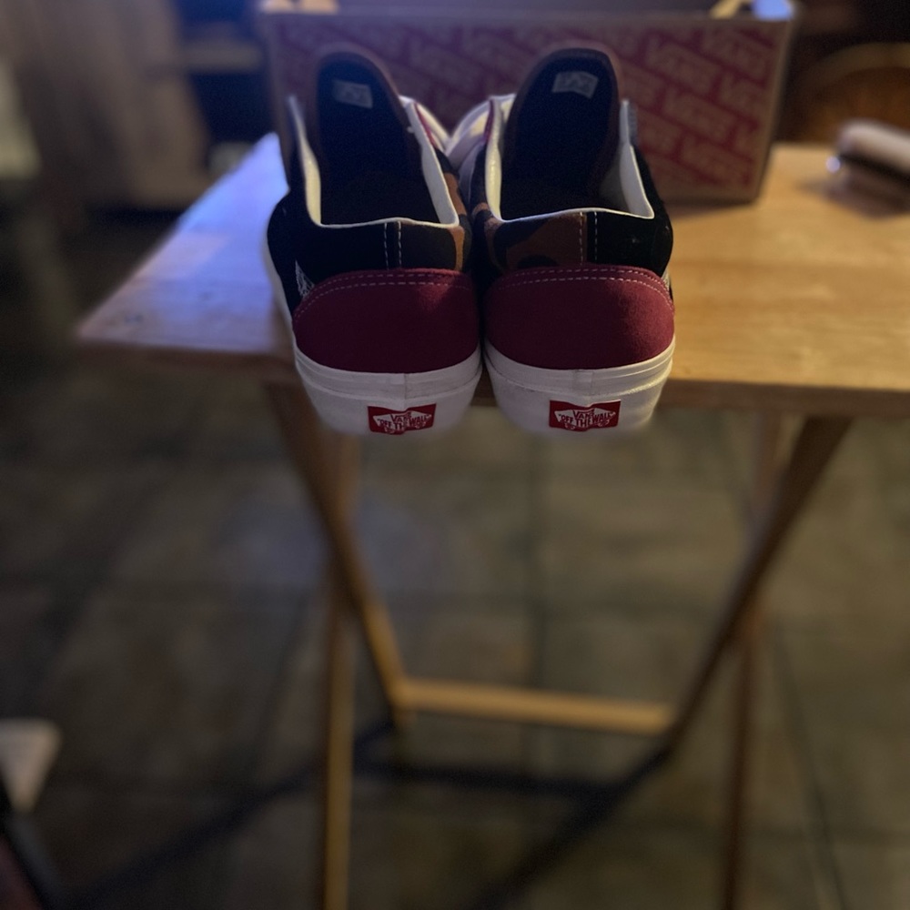 Vans - Picture 2 of 2